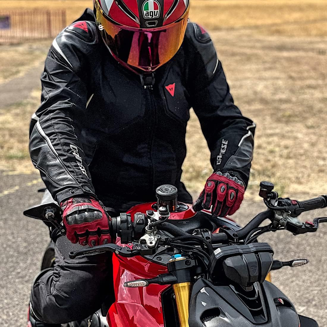 Harssidanzar Breathable Leather Motorcycle Gloves Touchscreen for Men Women KM046