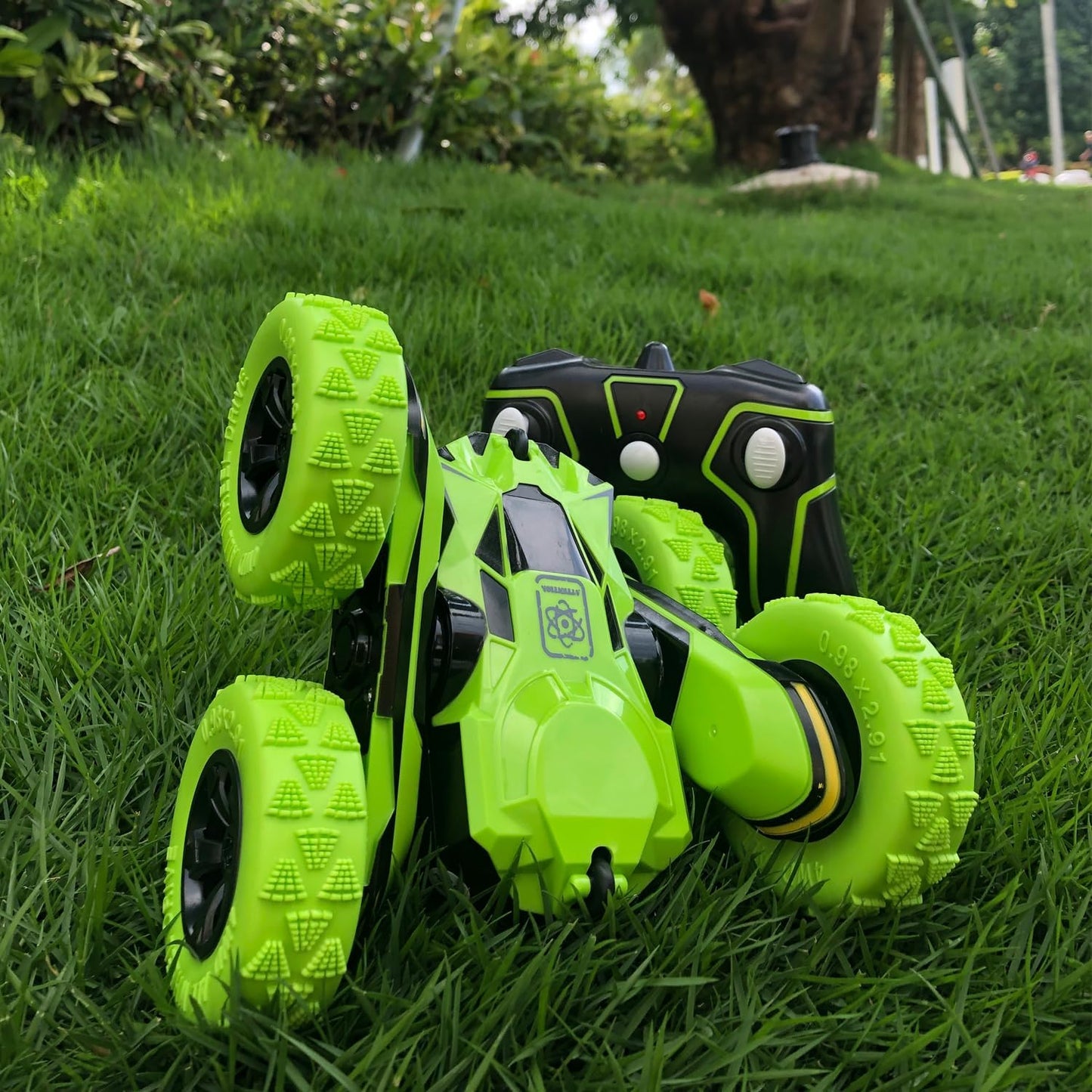 Threeking Double-Sided Driving Rc Stunt Car Toys Remote Control Cars 360-degree Flips Rotating Gifts Presents for Kids Boys/Girls Ages 6+