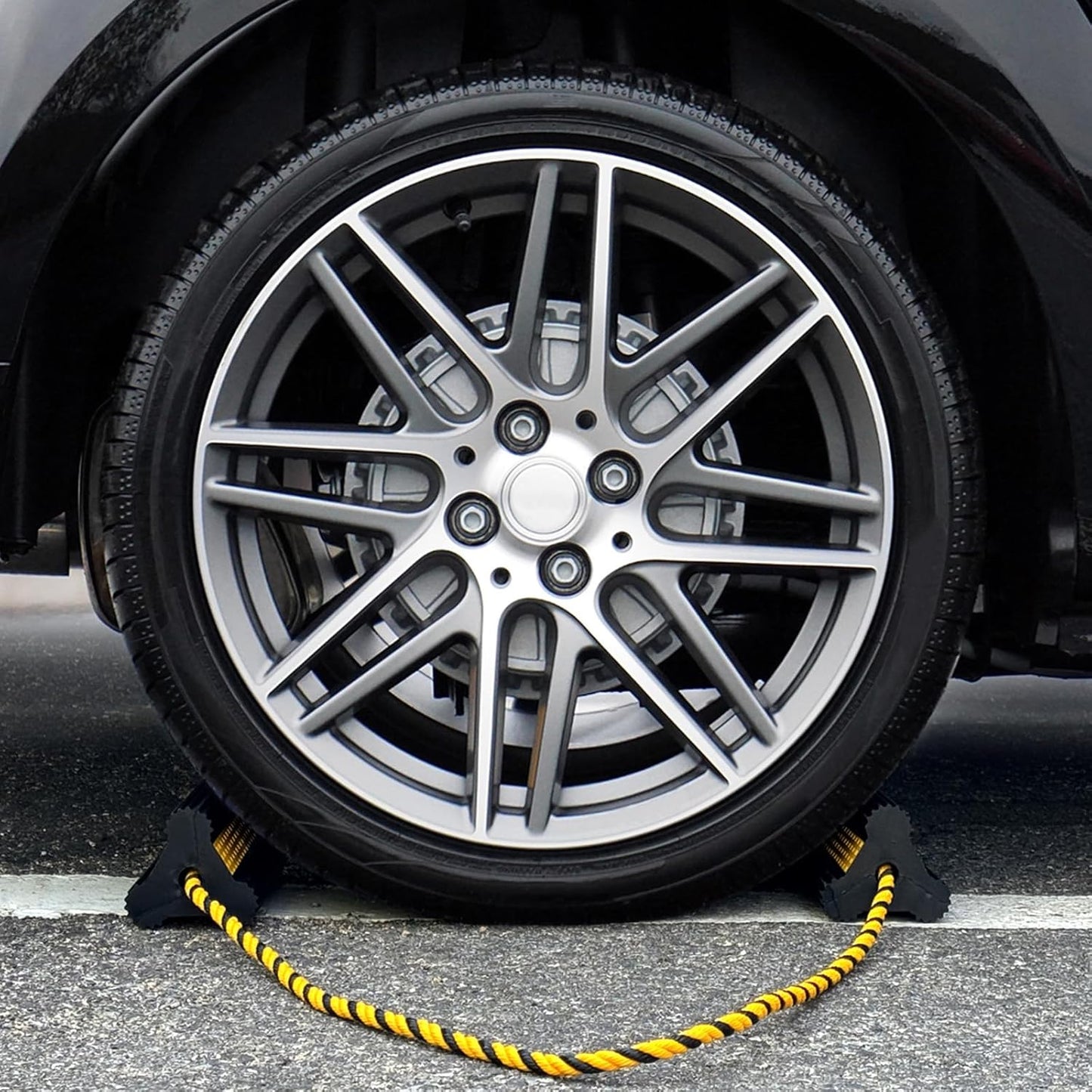 Heavy Duty Rubber Wheel Chocks, 1 Pair, Non-Slip Tire Stopper Blocks with Rope, for RV Camper Travel Trailers Motorhome Aircraft Car Truck